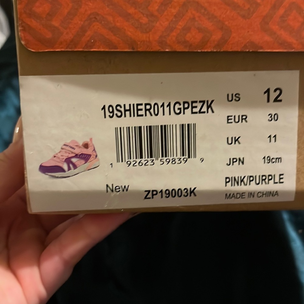 Kids shoes